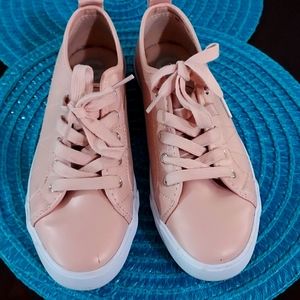 G BY GUESS SHOES size 9